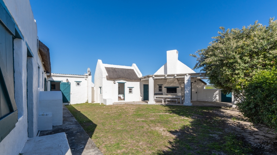 5 Bedroom Property for Sale in Struisbaai Western Cape